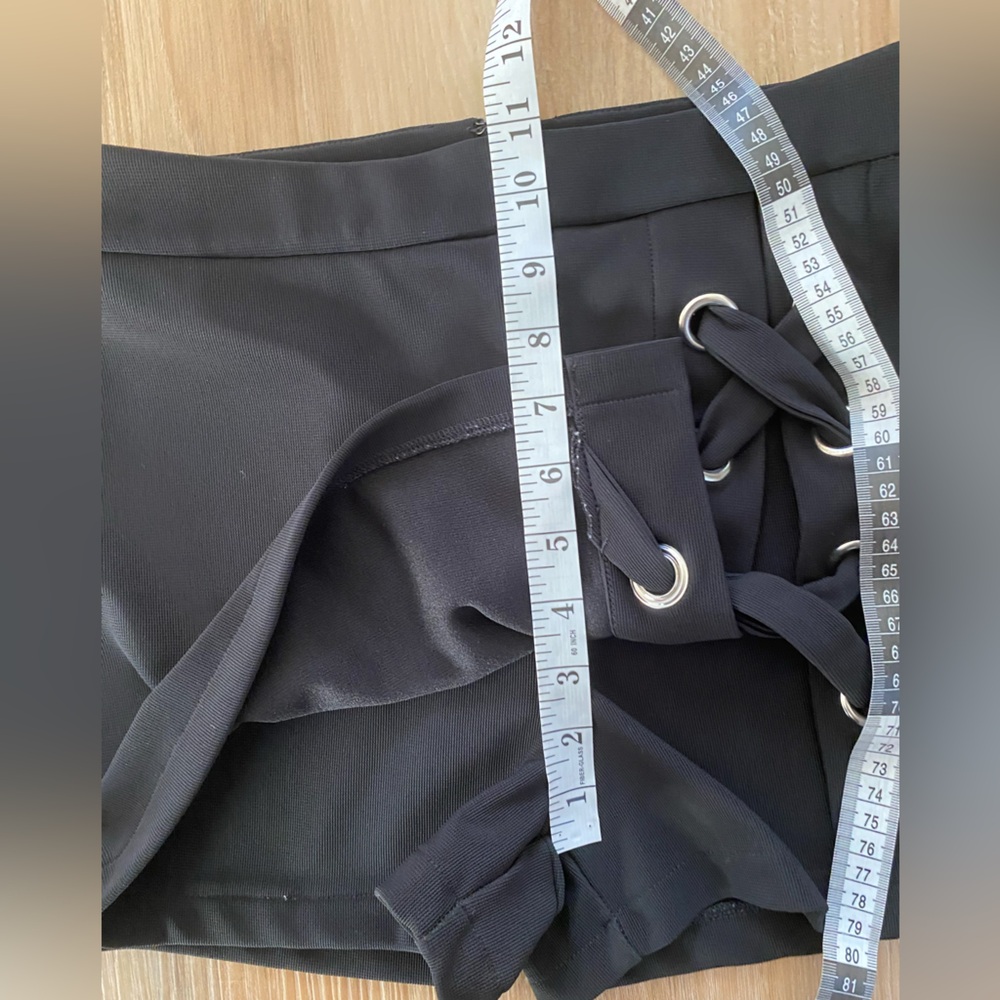 ๐ฅ๐ฅ90โs Alanis Morissette Black Girlhood-Rock Skort by Forever 21 - Picture 7 of 7